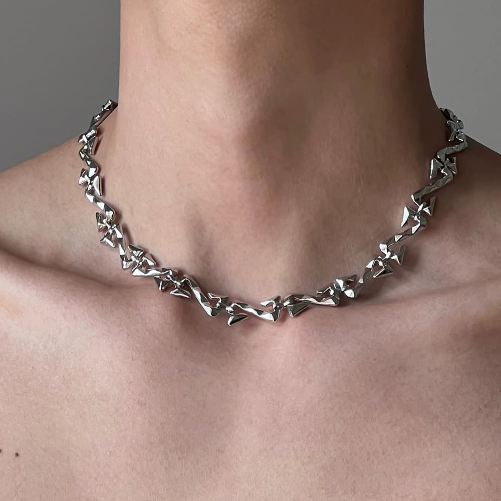 VILZSTUDIOS Stylish choker necklace accessory