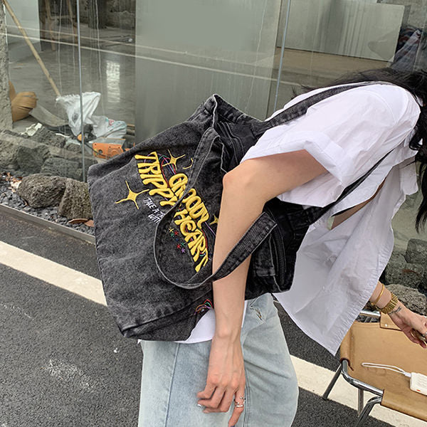 VILZSTUDIOS Trendy denim bag with heart design