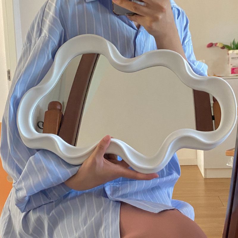 VILZSTUDIOS Stylish wavy asymmetrical mirror for home decor