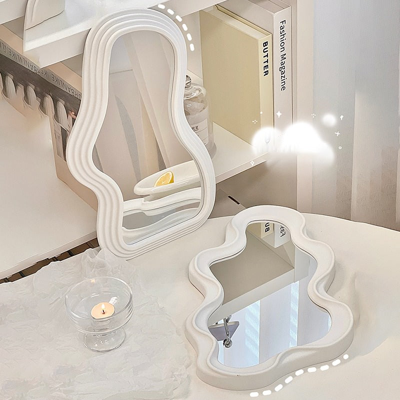 VILZSTUDIOS Stylish wavy asymmetrical mirror for home decor