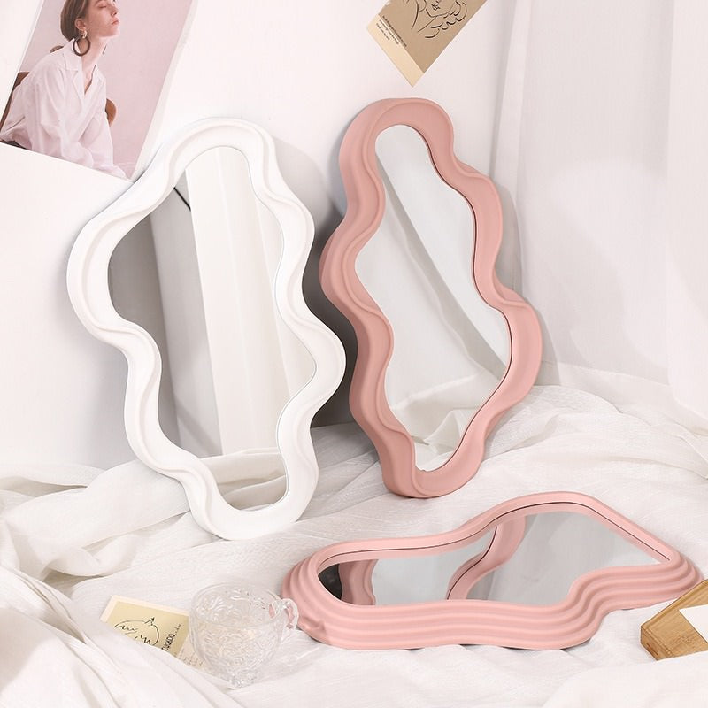 VILZSTUDIOS Stylish wavy asymmetrical mirror for home decor