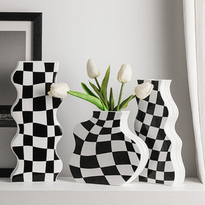 VILZSTUDIOS Stylish checkered decorative vase