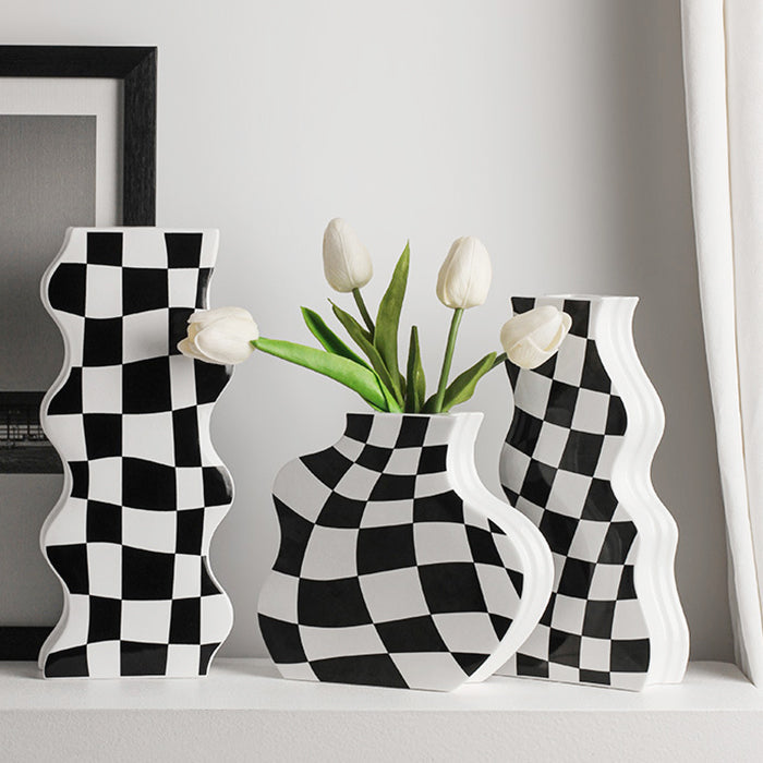 VILZSTUDIOS Stylish checkered decorative vase