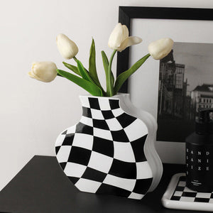 VILZSTUDIOS Stylish checkered decorative vase