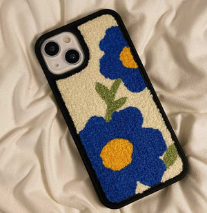 VILZSTUDIOS Floral teddy phone case for stylish protection
