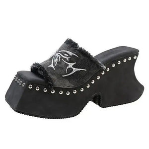 VILZSTUDIOS Unique platform slide sandals with butterfly embroidery