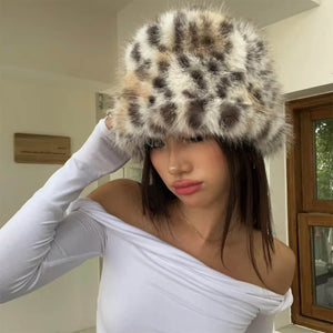 VILZSTUDIOS Cozy bucket hat with animal print design