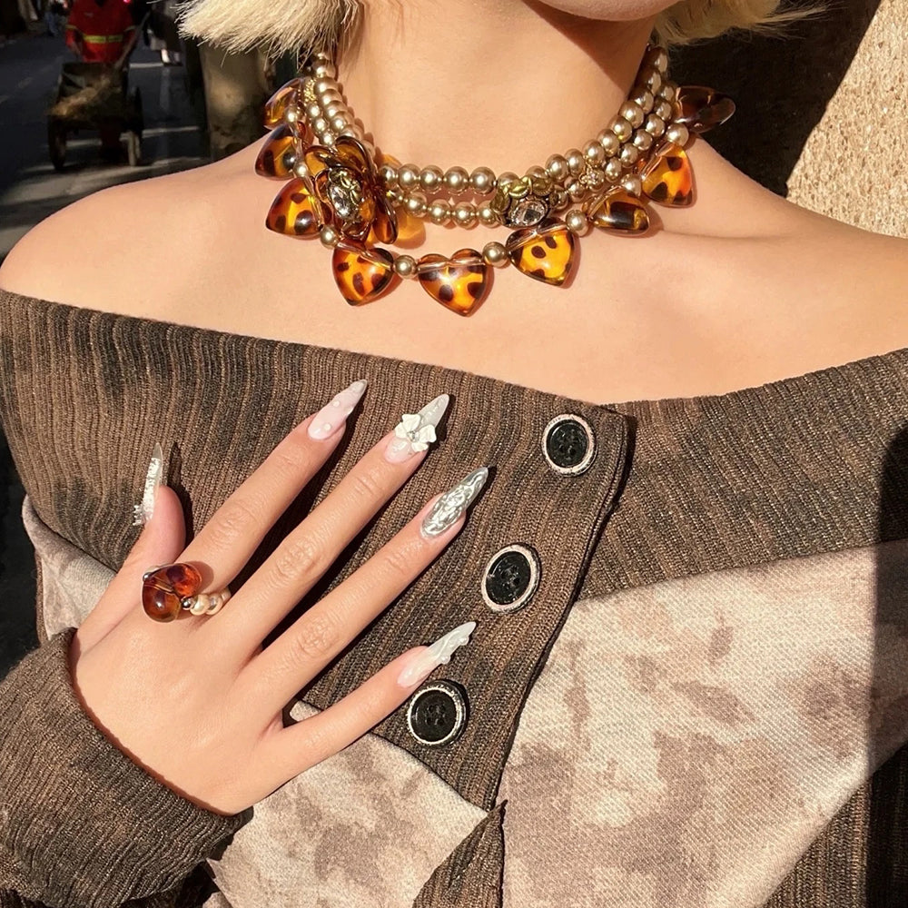 VILZSTUDIOS Stylish choker necklace with heart and leopard print design