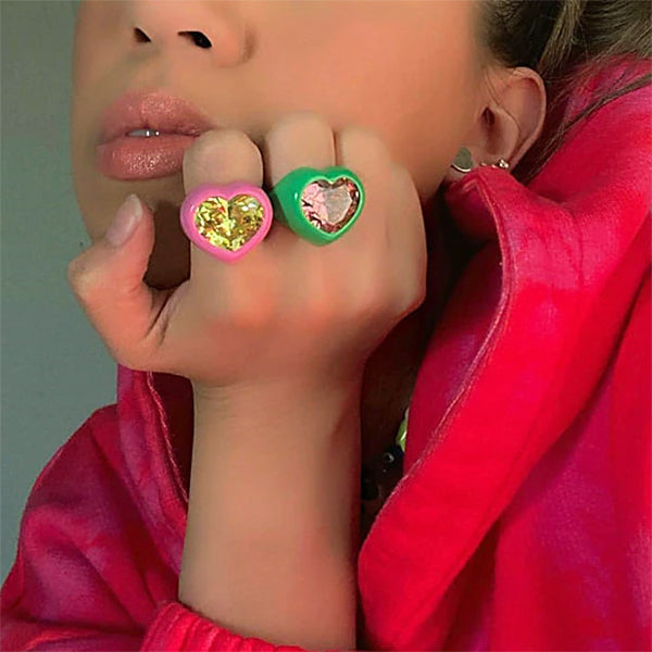 VILZSTUDIOS Adjustable heart ring in a bold Y2K style