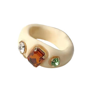 VILZSTUDIOS Stylish acrylic ring with rhinestones