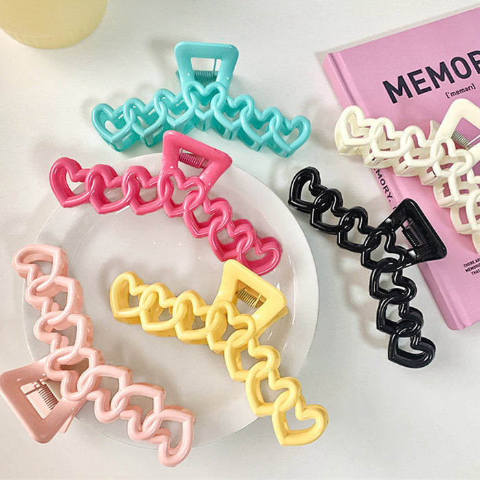 VILZSTUDIOS Stylish Y2K hearts hair claw accessory