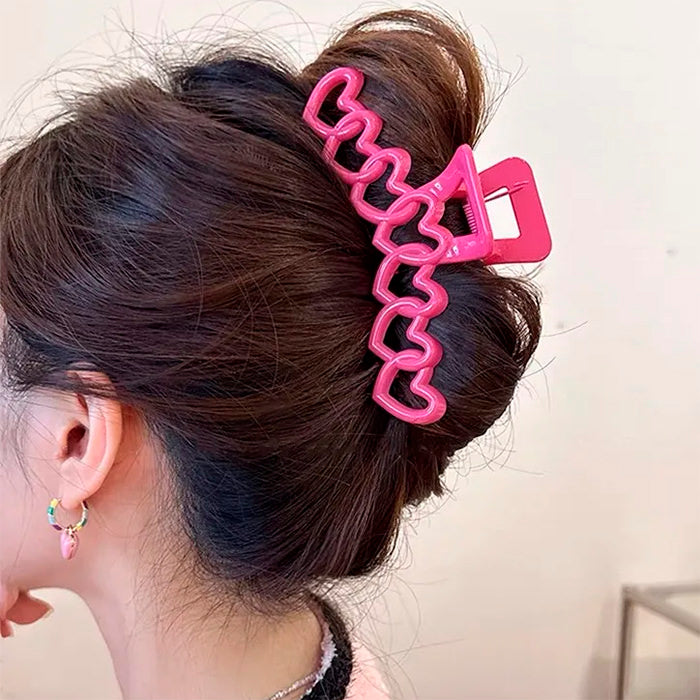 VILZSTUDIOS Stylish Y2K hearts hair claw accessory