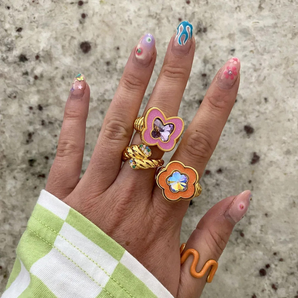 VILZSTUDIOS Stylish chunky ring with butterfly design