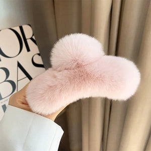 VILZSTUDIOS Stylish hair claw accessory for fashion enthusiasts