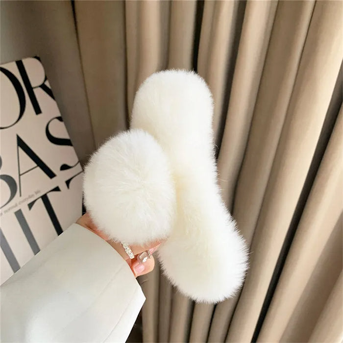 VILZSTUDIOS Stylish hair claw accessory for fashion enthusiasts