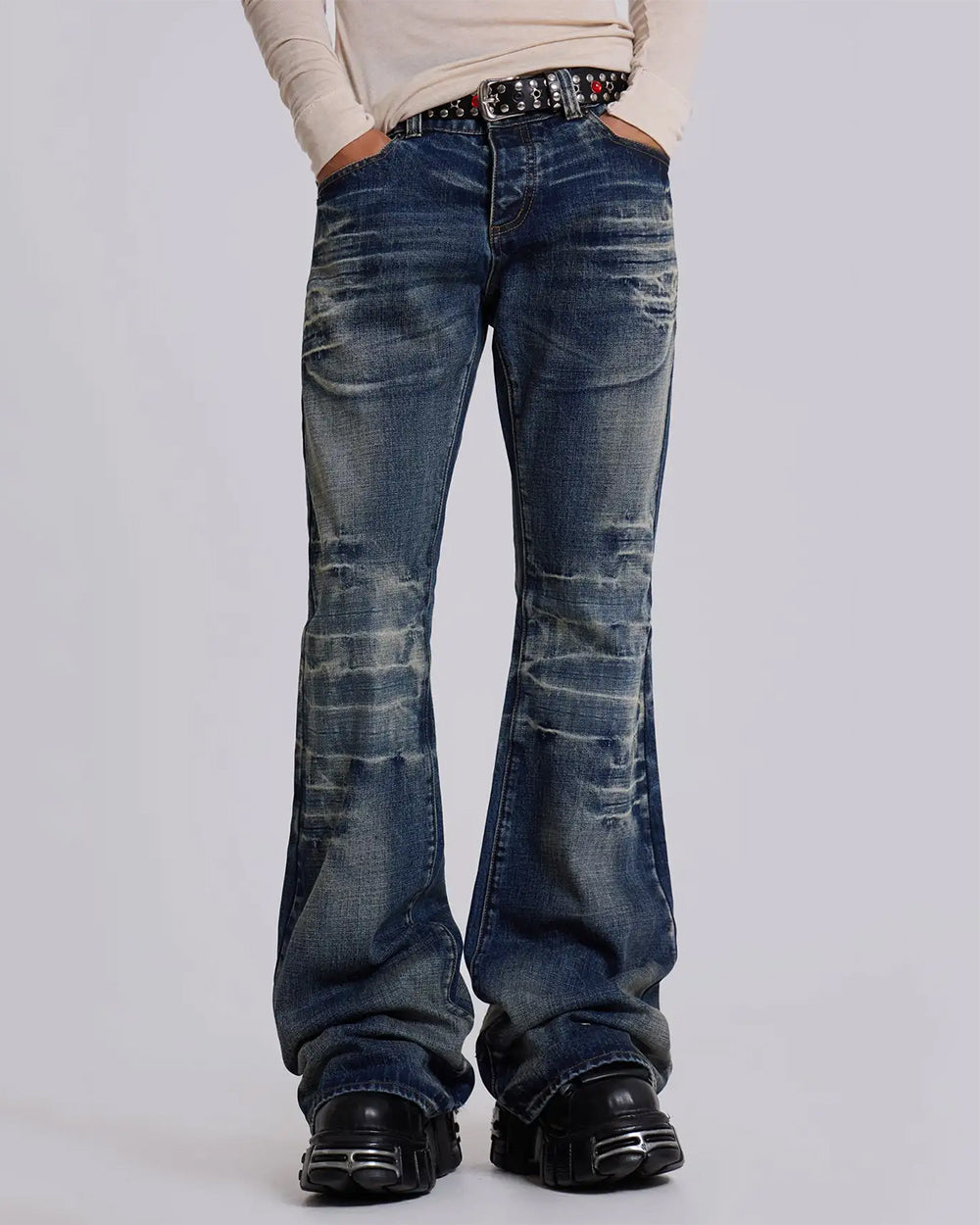 VILZSTUDIOS Flare jeans with ripped details and vintage wash