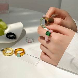 VILZSTUDIOS Chunky ring with rhinestones made of resin